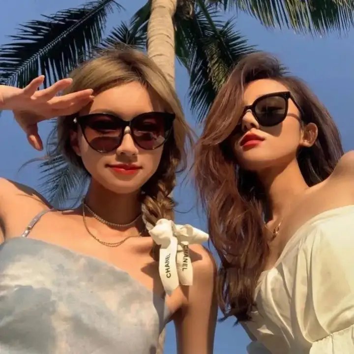 《鹿角男孩第三季》海报