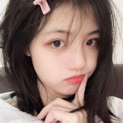 《奇怪的角色》海报